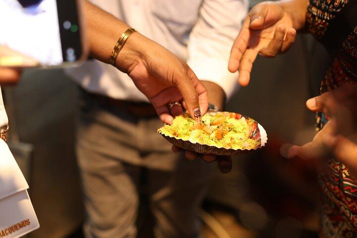 Mumbai Street Food and Evening Bazaar Tour