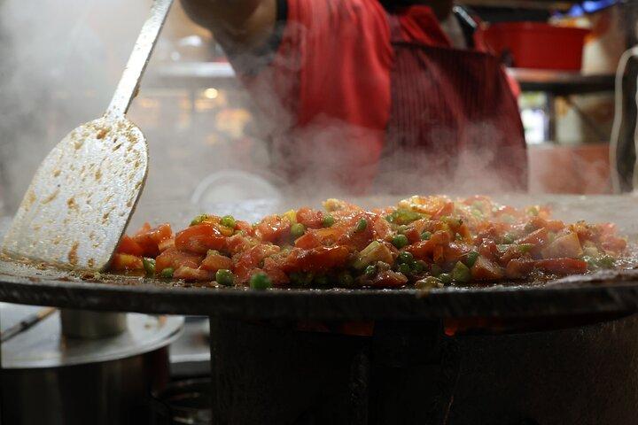 Mumbai Street Food and Evening Bazaar Tour