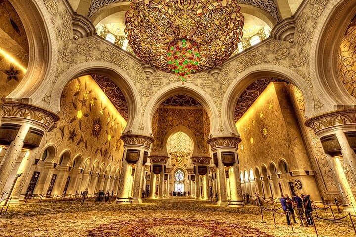 Abu Dhabi Tour from Dubai: Sheikh Zayed Mosque & Ferrari World !