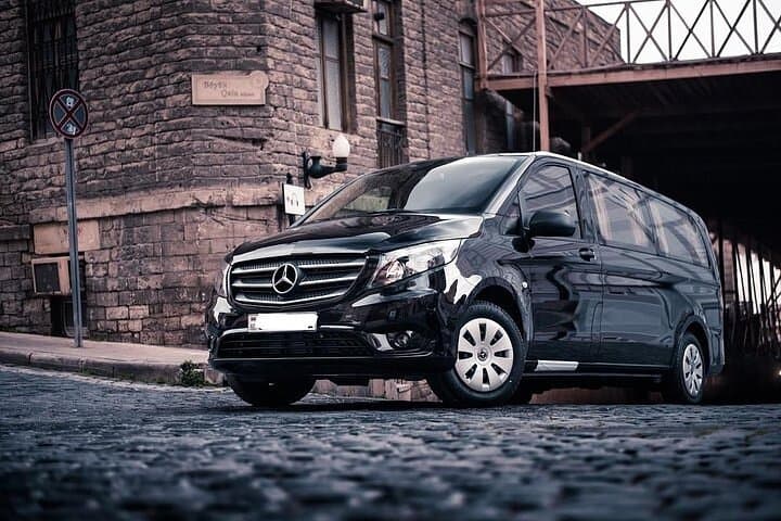 CO2-Offset | RoundTrip by Luxury Vehicle HAM Airport to Hamburg