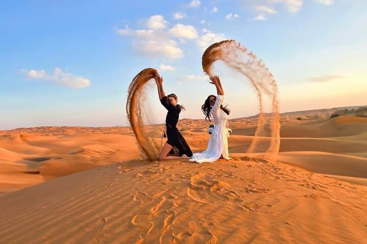 Dubai Red Dunes Desert Safari: BBQ, Premium Camp & 5 Live Shows