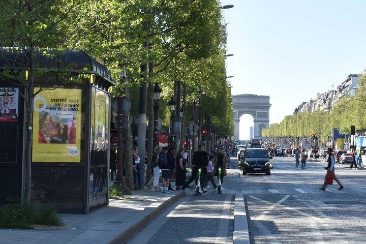 The Champs-Elysées Self-Guided Audio Tour