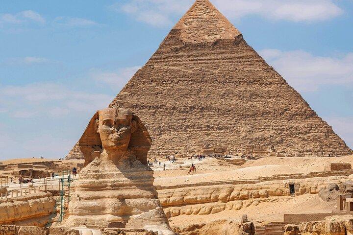 Cairo: Giza Pyramids and Islamic Cairo Guided Layover Tour