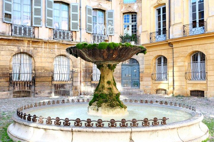 Explore Aix-en-Provence in 60 minutes with a Local