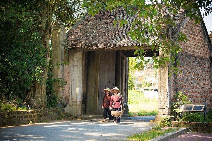 Private Tour Explore Incense Village & Duong Lam Ancient Village