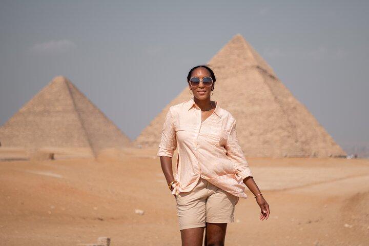 Female Guided Tour to The Pyramids of Giza and The Great Sphinx