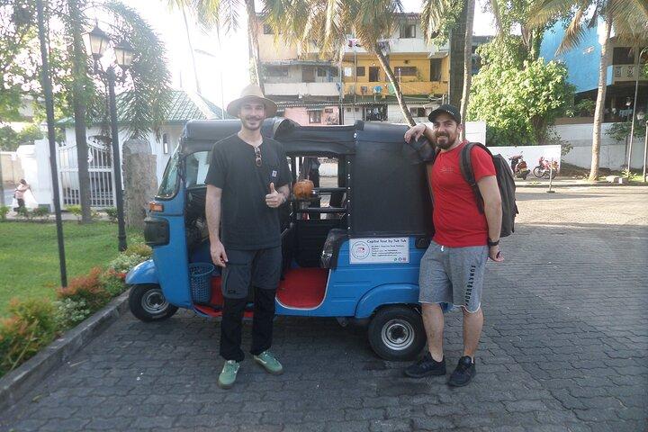 Explore Colombo by Tuk Tuk – All Entry Fees & Food Included
