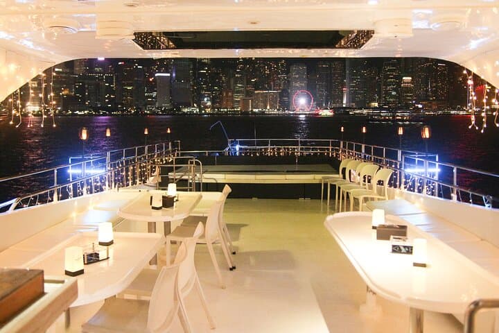 Star Chaser Victoria Harbour Luxury Night Cruise