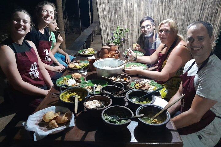 Sri Lankan Village Cooking Class in Kandy with Hotel Transfers