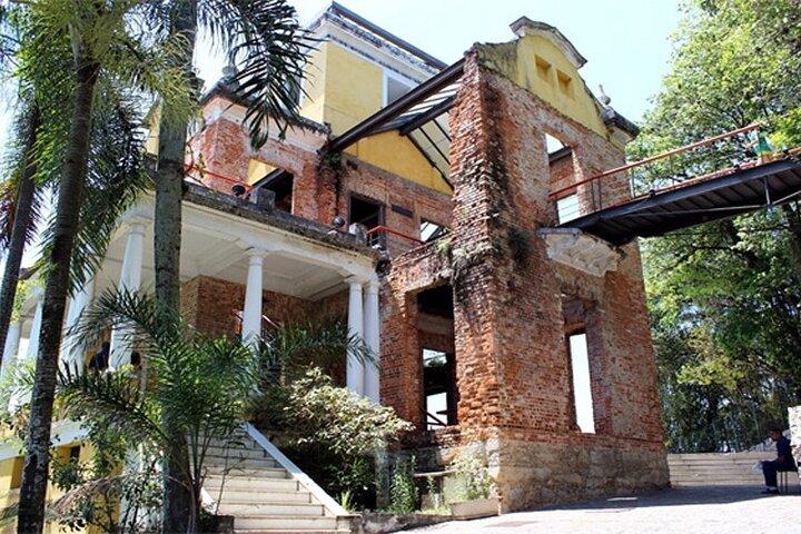 Hidden Gems Tour of Rio - by Alan Denis