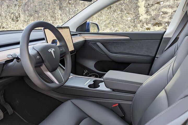 Private transport from Paris to Charles de Gaulle airport