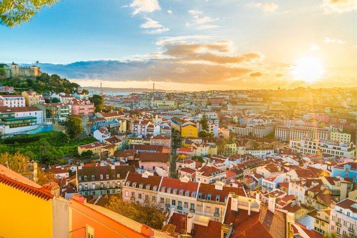 Lisbon: Private Electric Tuk-Tuk Tour–Alfama & Scenic Viewpoints