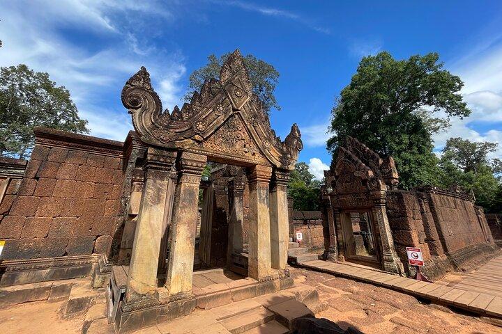 Phnom Kulen Waterfall and Banteay Srei Temple Tour from Siem Reap