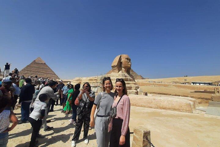 Giza Pyramids Sphinx Private Tour with a Camera Photographer