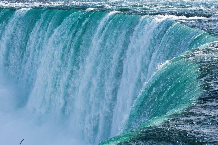 Toronto: Niagara Falls Tour, Boat, Journey Behind Falls & Tower