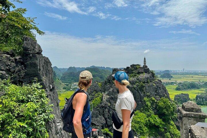 Small Group Luxury Day Trip from Hanoi: Hoa Lu, Tam Coc, Mua Cave