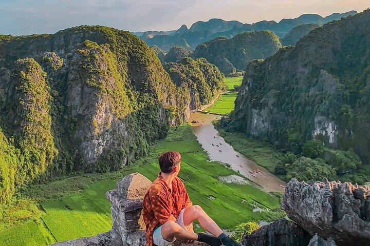 Private Day Trip to Ninh Binh: Mua Caves, Trang An & Hoa Lu