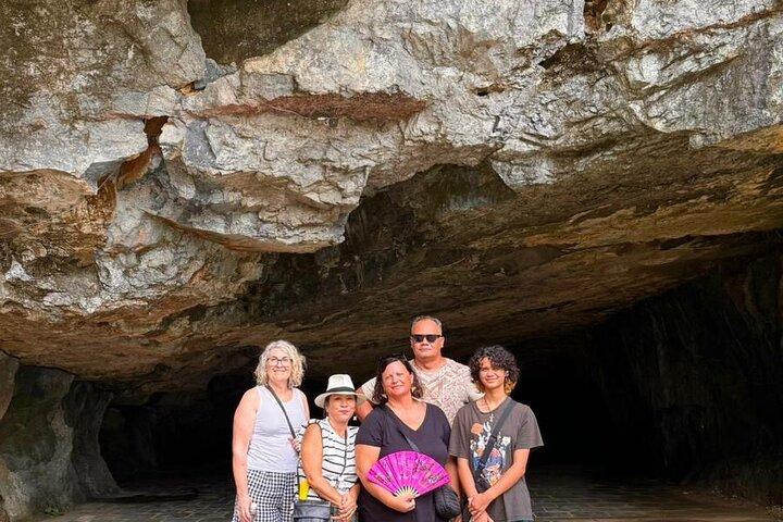 Ninh Binh Day Tour from Hanoi: Hoa Lu Trang An and Mua Caves