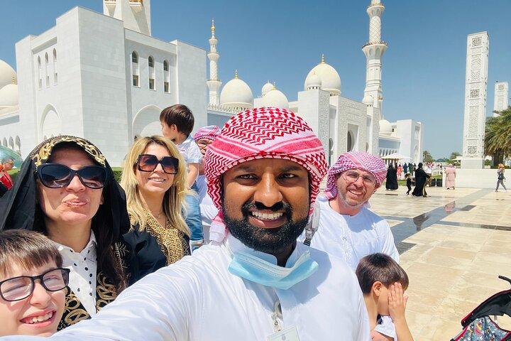 Abu Dhabi City Tour Grand Mosque Emirates Palace Entrance