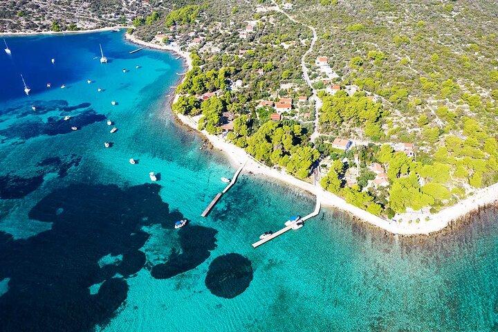Speedboat Blue Lagoon & 3 Islands tour from Trogir