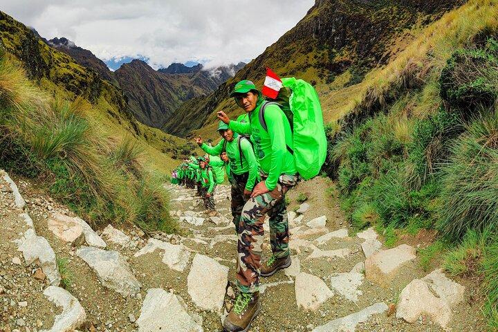 Inca Trail 4-Day Trek to Machu Picchu – Return by Vistadome Train