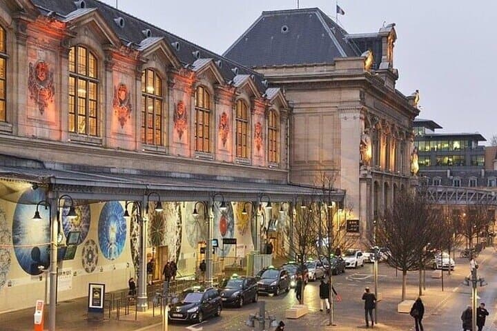 Private Arrival Transfer: Paris Train Station to Hotel