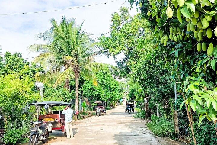 Silk Island & countryside of Phnom Penh by Tuk Tuk
