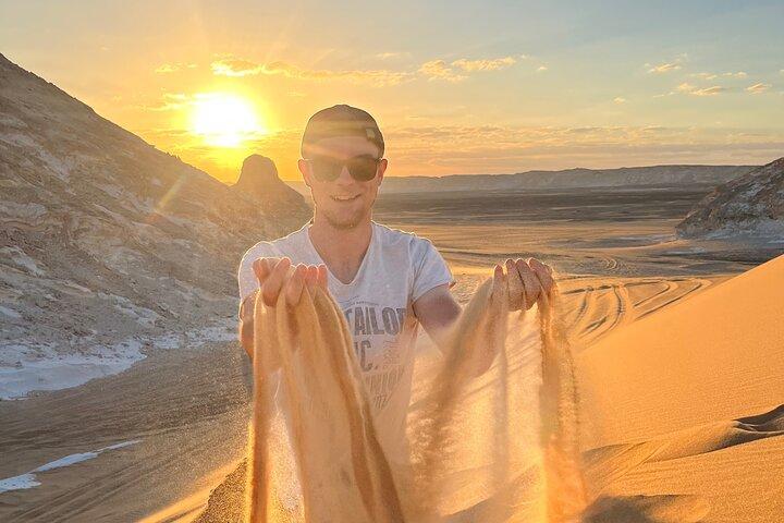 2-Day Guided Tour in Bahariya Oasis, White and Black Desert Tour