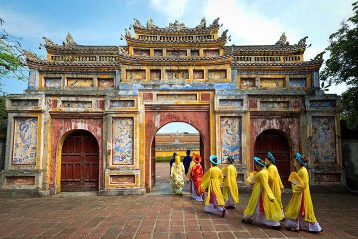 Full Day Tour Hai Van Pass and Hue City from Da Nang Hoi An