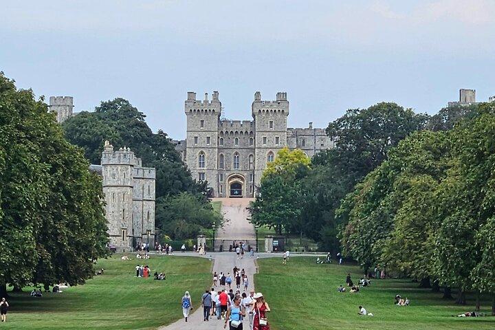 Transfer from Heathrow to Southampton via Windsor and Stonehenge