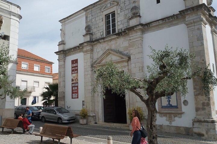 From Lisbon: Holy Miracle Church Santarem & Fatima Private Tour