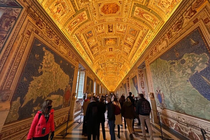 Skip the Line: Vatican Museums, Sistine Chapel Tour & St. Peter's