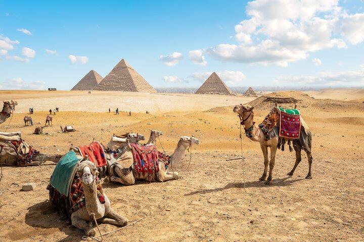 Cairo top tours to pyramids , Egyptian museum and Khan El khalili bazar