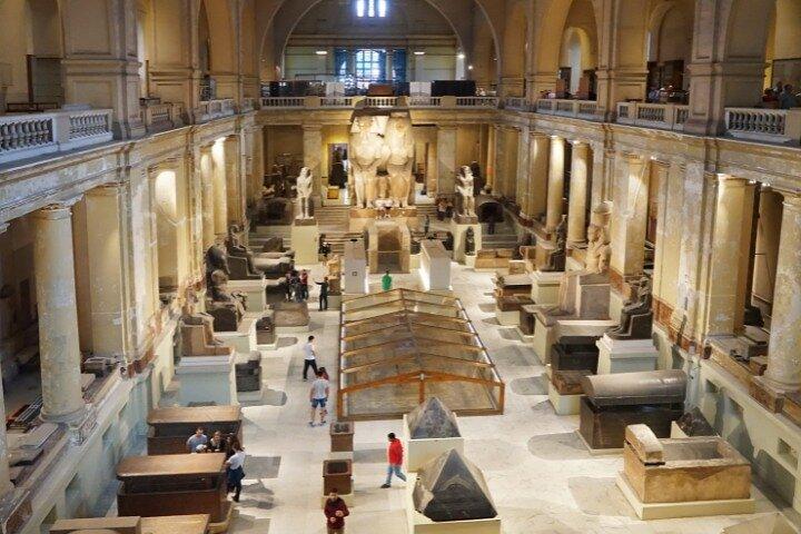 Cairo top tours to pyramids , Egyptian museum and Khan El khalili bazar