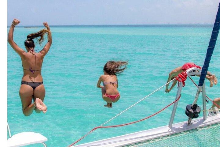 Isla Mujeres Premium Tour Transportation & Dock fee Included