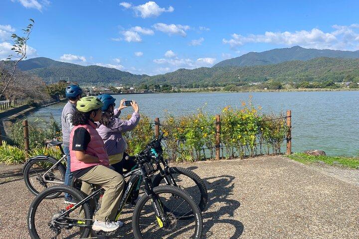 Arashiyama Kinkakuji Quiet Trail E-Bike Tour with Hotel Transfer