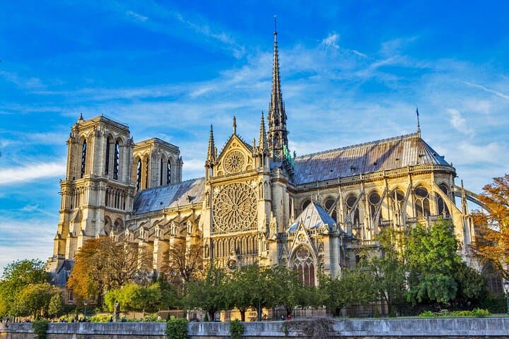 Notre-Dame Cathedral Tour with Audioguide (no ticket)