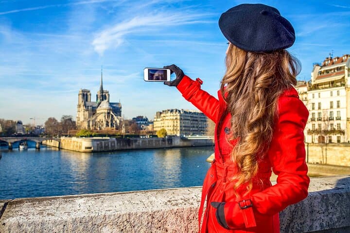 Notre-Dame Cathedral Tour with Audioguide (no ticket)