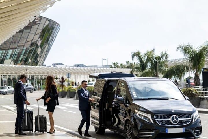 Private transfer CDG or ORLY Airport to or from Paris