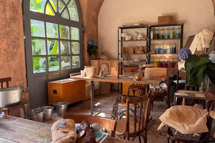 Private Clay sculpture class with local mixed clays