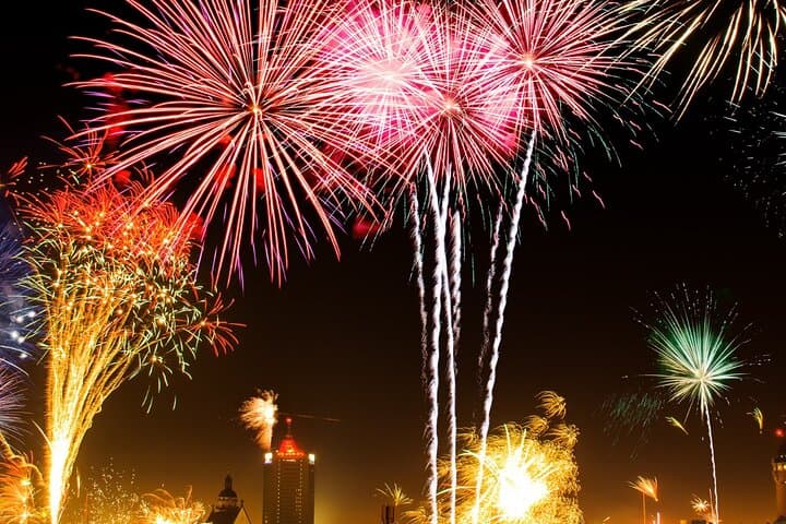 New Year's Eve Pub Crawl With Optional Club Entrance