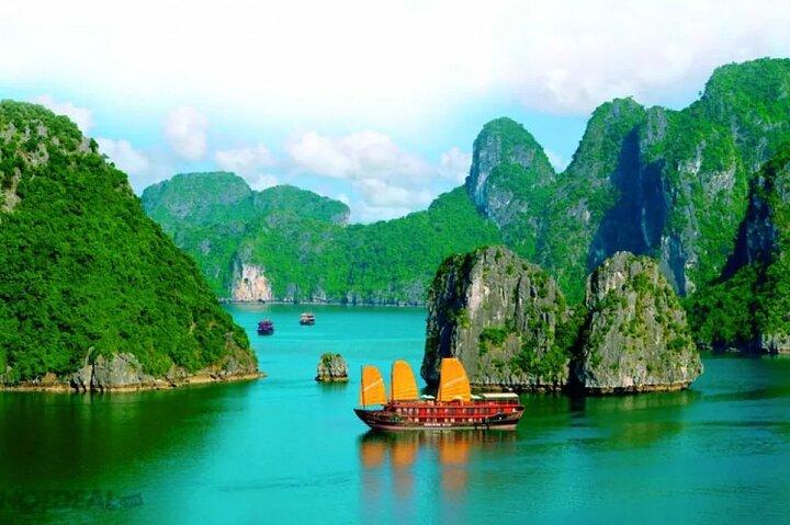 2 Days 1 Night on Luxurious Cruise in Halong from Hanoi