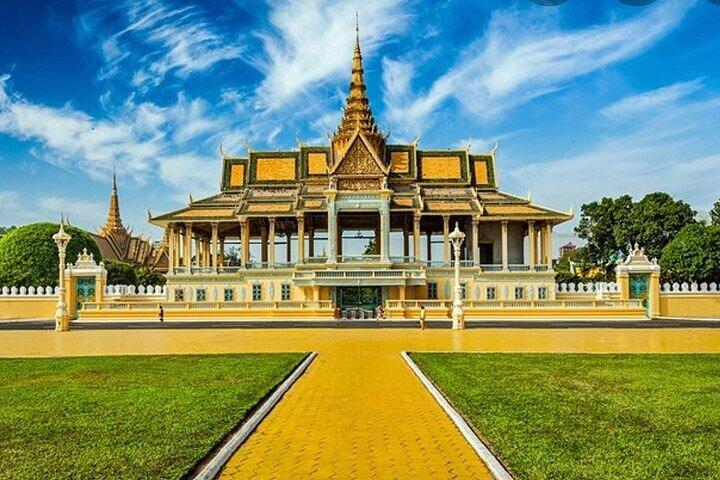 Private Taxi from Siem Reap to Phnom Penh - Speak English Driver