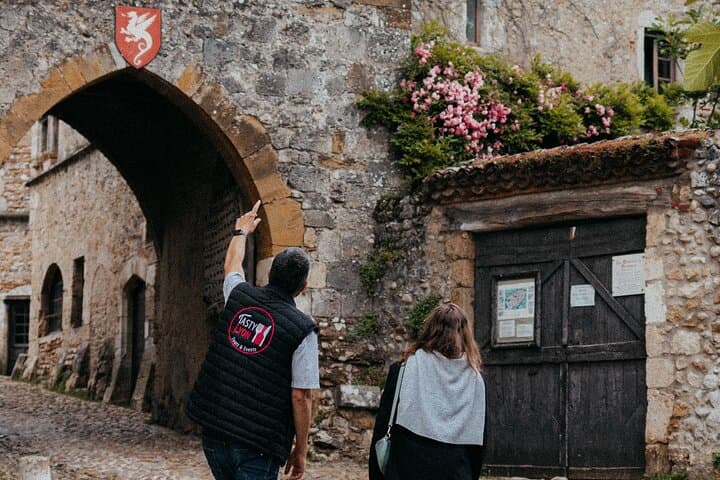 Pérouges Medieval Village Private Trip with Tasting from Lyon