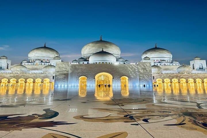 Dubai to Abu Dhabi Private Tour with Grand Mosque and Louvre