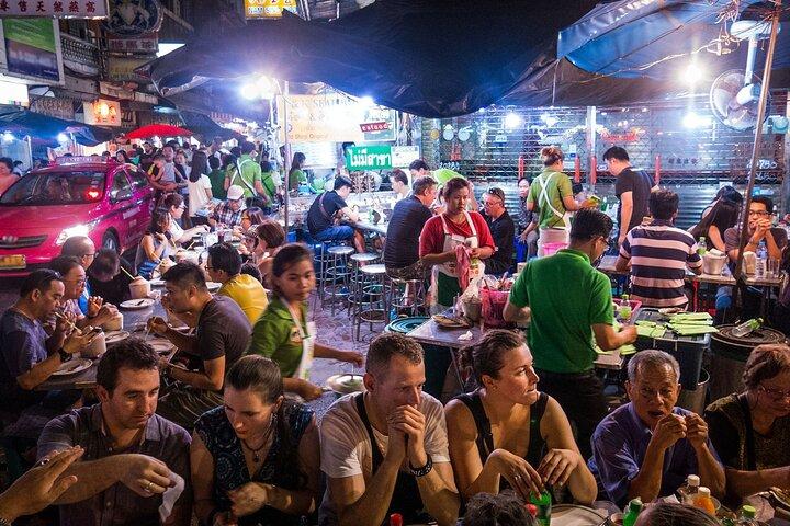 Bangkok Night Tour: Chao Phraya Boat, Tuk-Tuk & Chinatown Food