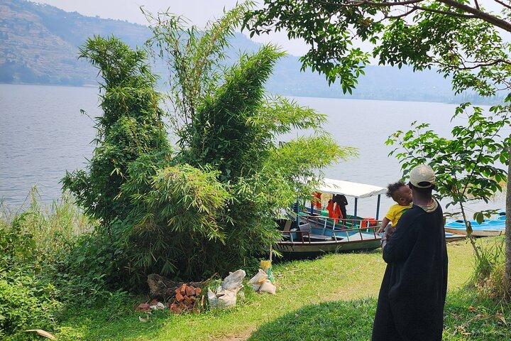 Day Trip to Rwanda's Twin Lakes: Nature Hike & Scenic Boat Cruise