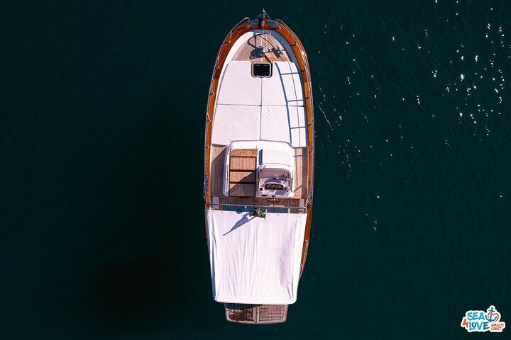 Private boat tour of the Amalfi coast or Capri