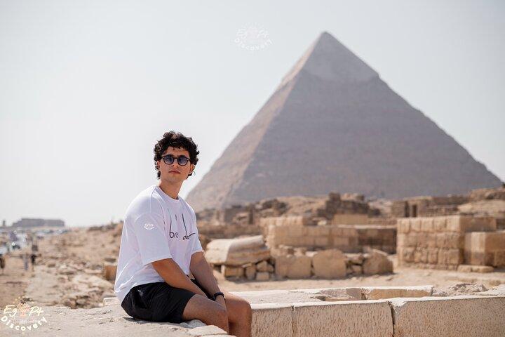 Pyramids of Giza tour with khufu restaurant reservation