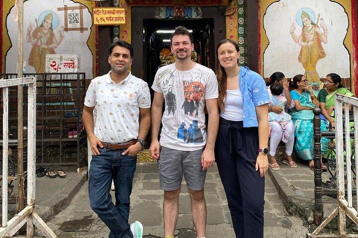 Pune: Heritage/Divine Half Day Tour with Snacks (AC Car Tour)